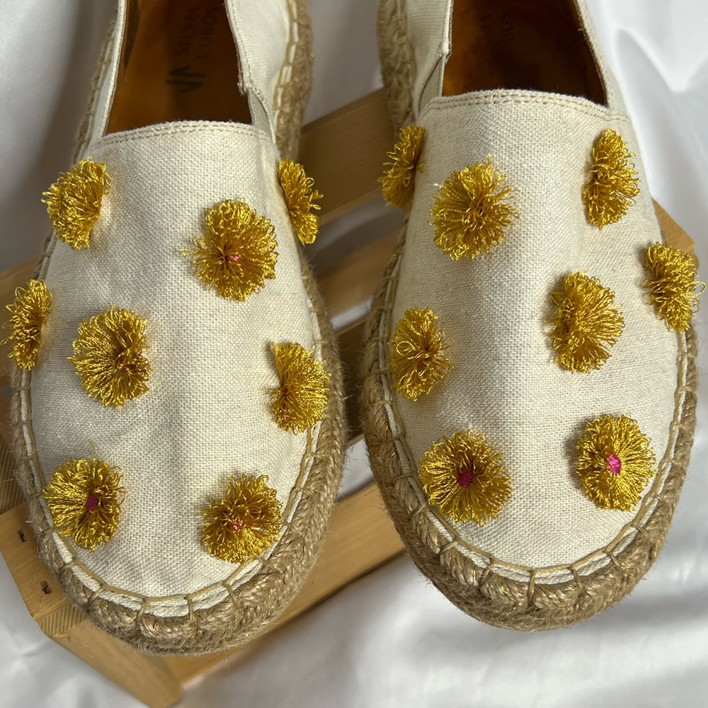 Silvia Cobis Soil Mocasines Leather Flat Espadrilles Women’s Cream/Gold Pom Poms - Picture 4 of 15